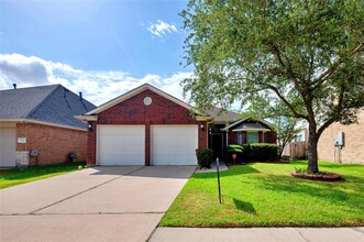 827 Osprey Pass in Katy, TX - Foto de edificio - Building Photo