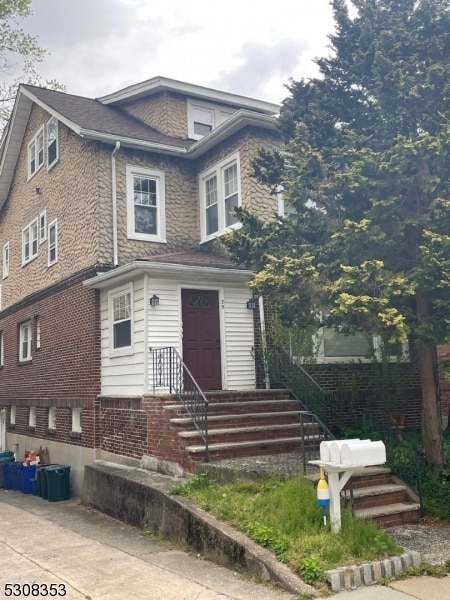 property at 28 Walnut Pkwy