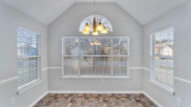 330 Brookwood Blvd in Mary Esther, FL - Building Photo - Building Photo