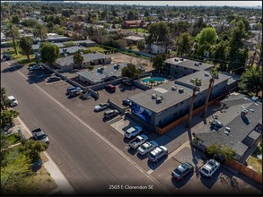 2535 E Clarendon Ave in Phoenix, AZ - Building Photo - Building Photo