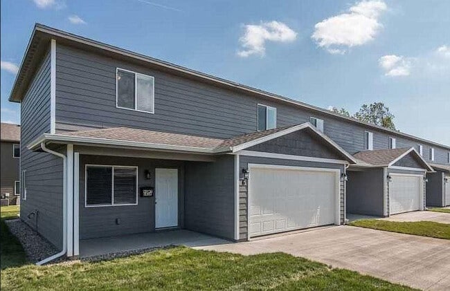 Graystone Townhomes in Sioux Falls, SD - Foto de edificio - Building Photo