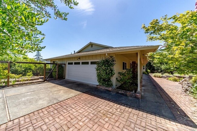property at 416 Oak Vista Dr