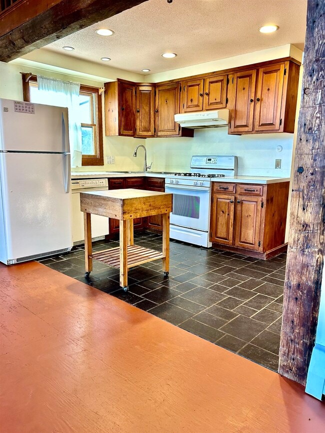 185 US-4 in Enfield, NH - Building Photo - Building Photo