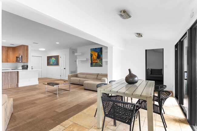 715 NE 25th Ave in Pompano Beach, FL - Building Photo - Building Photo