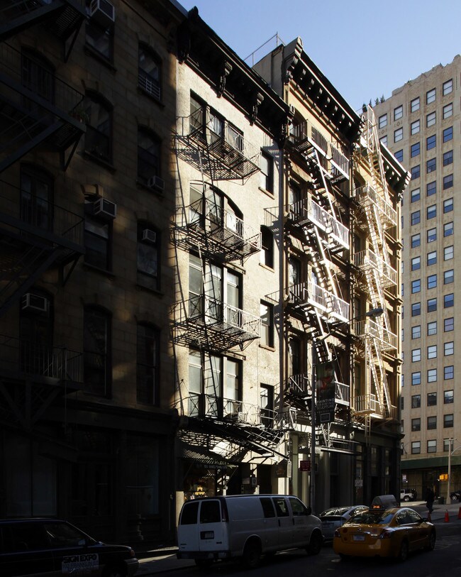 106 Franklin St in New York, NY - Building Photo - Building Photo