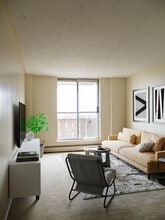 Alta Vista Towers in Ottawa, ON - Foto de edificio - Building Photo