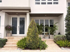 10416 NW 66th St in Doral, FL - Building Photo