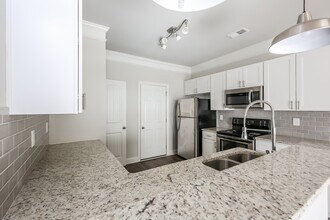 243 Riley Cir in Dawsonville, GA - Foto de edificio - Building Photo