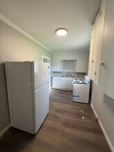 811 Solomon Ave in Abbeville, LA - Foto de edificio - Building Photo