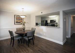 Bent Tree Park Apartments in Addison, TX - Building Photo - Interior Photo