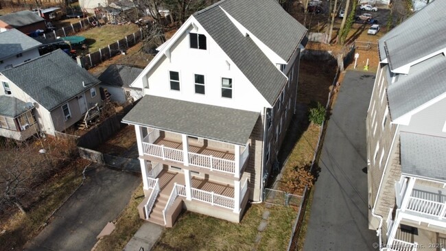 166 Sherman Ave-Unit -2nd floor in Meriden, CT - Building Photo - Building Photo