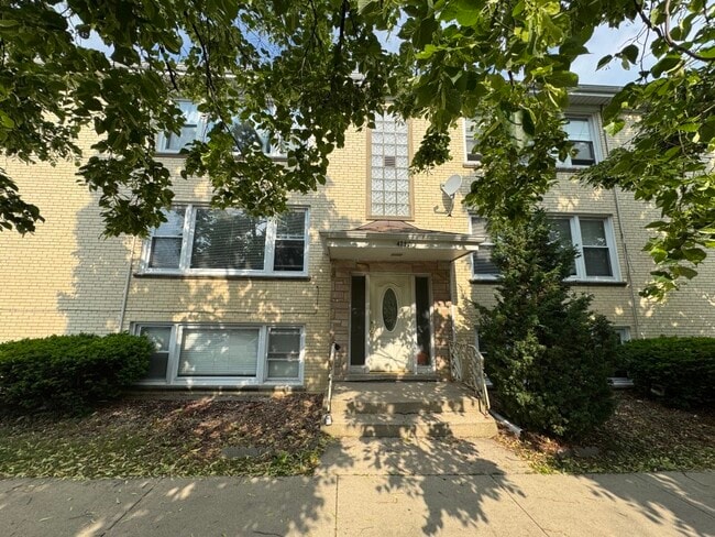 4752 N Menard Ave in Chicago, IL - Building Photo - Building Photo