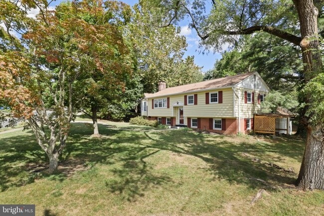 property at 5812 Helmsdale Ln