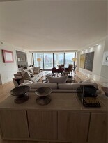19500 Turnberry Way in Miami, FL - Building Photo