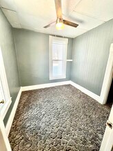 220 W Pierce St, Unit 1 in Macomb, IL - Building Photo - Building Photo
