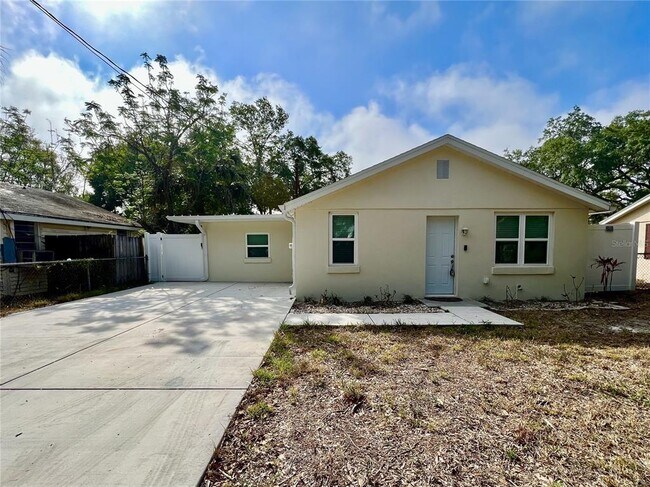 3720 W Elrod Ave in Tampa, FL - Building Photo - Building Photo