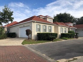 1603 Mallorca Cv in Niceville, FL - Building Photo