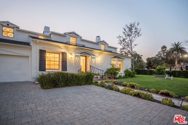501 S Beverly Glen Blvd in Los Angeles, CA - Building Photo - Building Photo