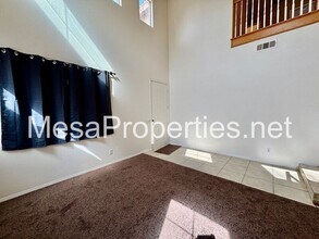 9367 Palo Verde Dr in Hesperia, CA - Building Photo - Building Photo