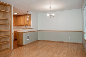 9210 Market Pl-Unit -Unit A-104 in Lake Stevens, WA - Building Photo - Building Photo