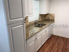 712 Isleton Dr in Brandon, FL - Building Photo - Building Photo
