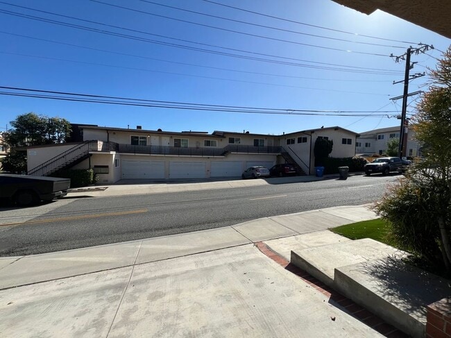 property at 2000 Carnegie Ln