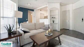 19275 Stone Oak Pkwy in San Antonio, TX - Building Photo