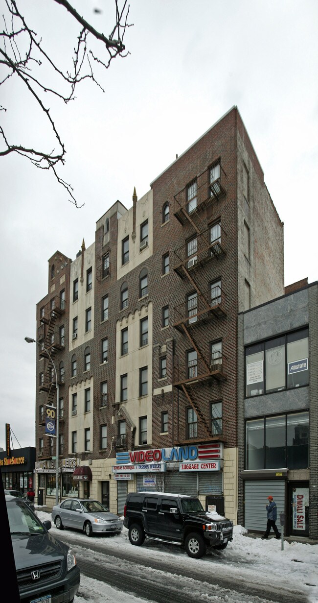 37-30 74th St in Jackson Heights, NY - Building Photo - Building Photo
