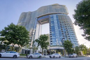 89 Nelson St. in Vancouver, BC - Building Photo