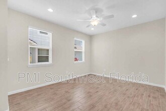 5025 Skyview Ln in Bradenton, FL - Building Photo - Building Photo