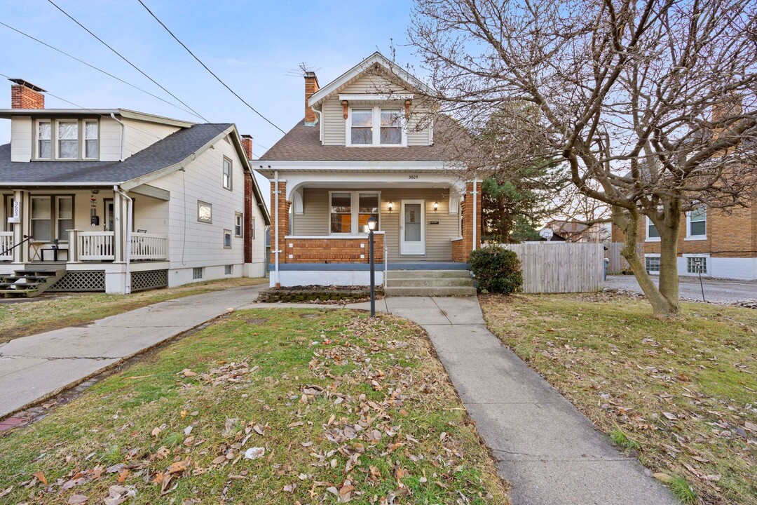 3605 Woodbine Ave in Cheviot, OH - Building Photo