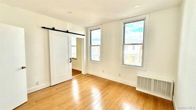 68-52 76th St in Queens, NY - Building Photo - Building Photo