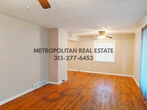 5839 Helen St in Garden City, MI - Building Photo - Building Photo