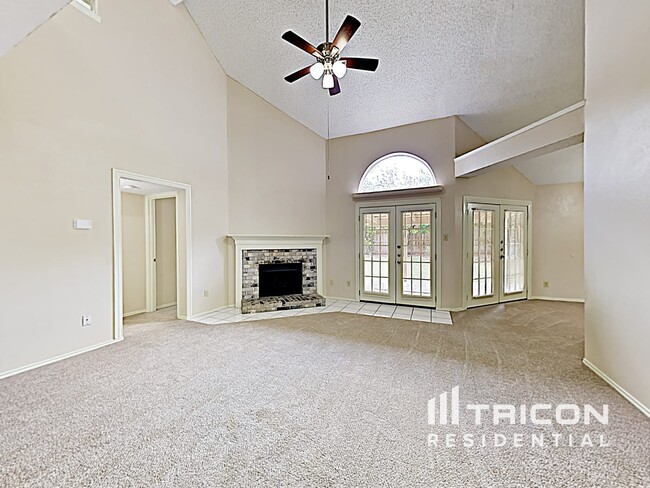 3301 Plantation Ln in Fort Worth, TX - Building Photo - Building Photo