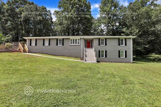 221 Cherrywood Dr in Woodstock, GA - Foto de edificio - Building Photo