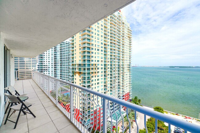1200 Brickell Bay Dr