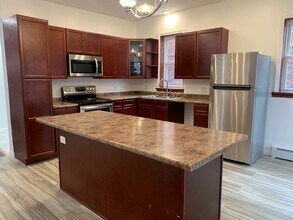 23 Babcock St, Unit 1 in Hartford, CT - Building Photo - Building Photo
