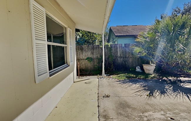 1215 Lake Highland Dr in Orlando, FL - Building Photo - Building Photo