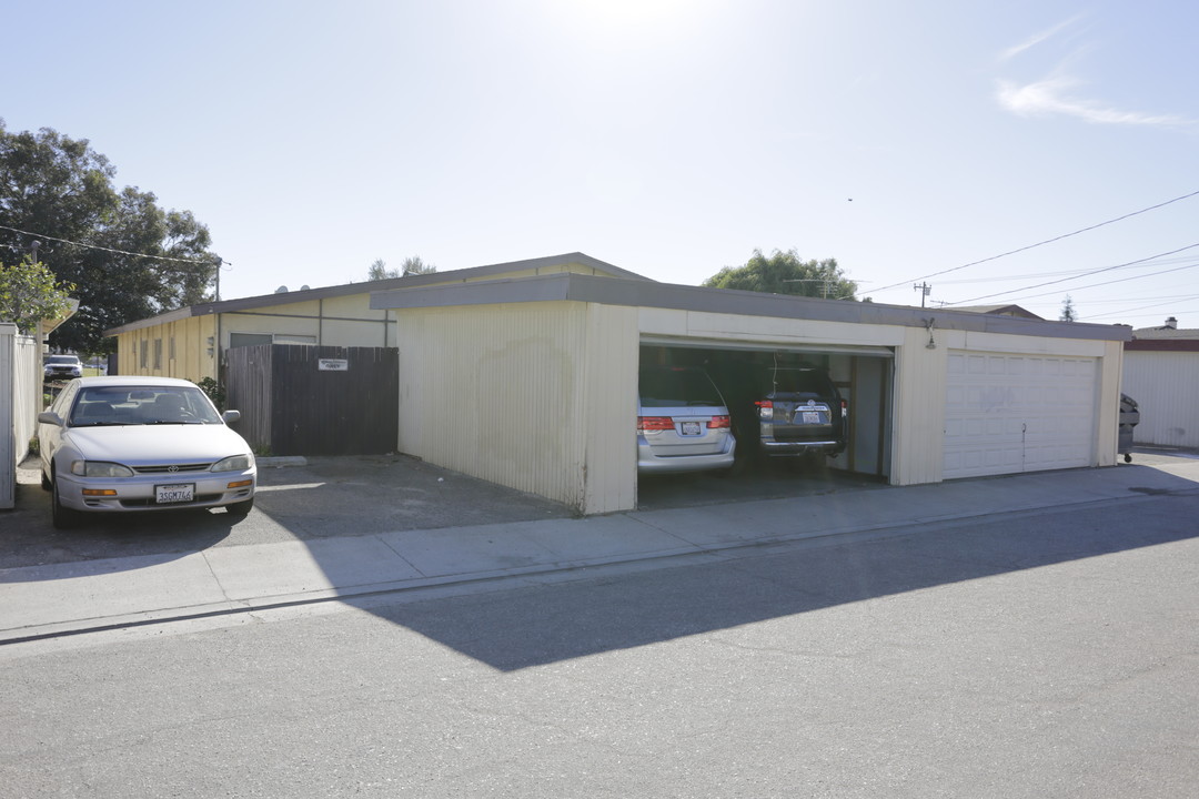 14742 Bushard St in Westminster, CA - Building Photo