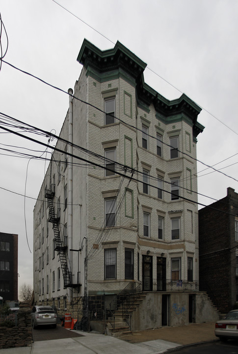 226-228 Ogden Ave in Jersey City, NJ - Building Photo