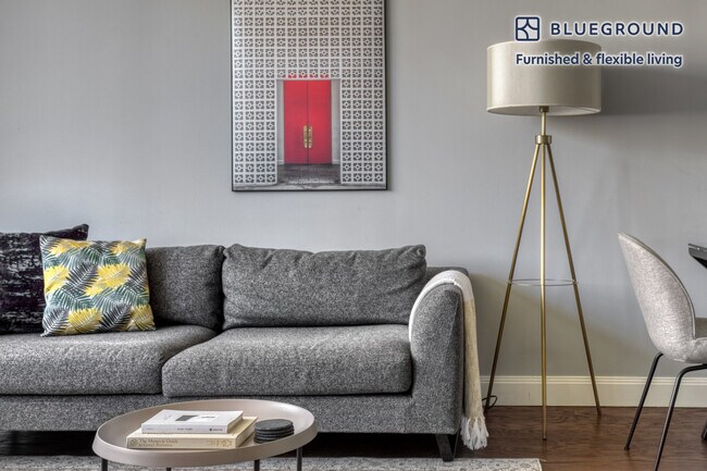 200 E 82nd St in New York, NY - Building Photo - Building Photo