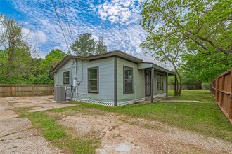 1311 Pershing St in Baytown, TX - Building Photo - Building Photo