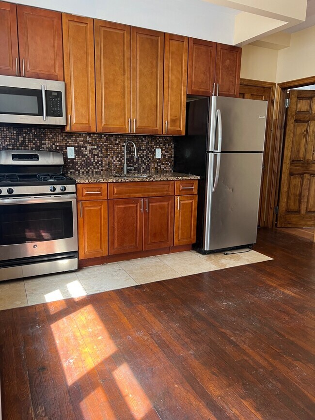 86 Horton Ave in New Rochelle, NY - Building Photo - Building Photo