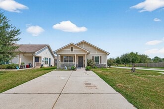 1202 Cedar Creek Drive in Conroe, TX - Building Photo - Building Photo