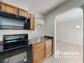 10235 Shady Meadows in San Antonio, TX - Building Photo - Building Photo