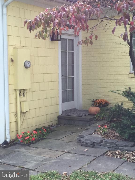 property at 7805 Accotink Pl