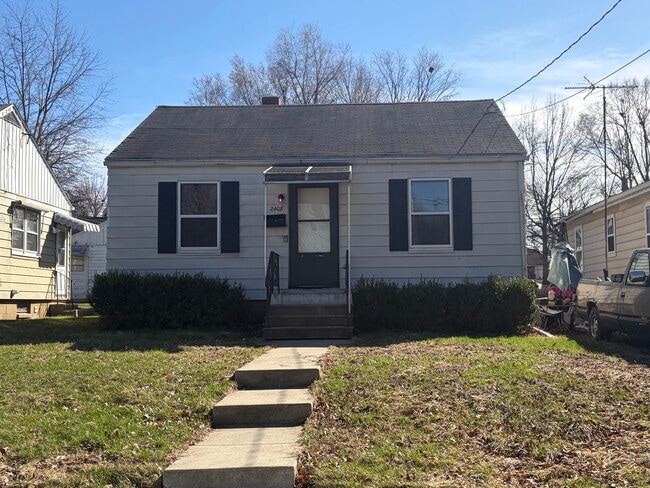 property at 2408 W Wiswall St