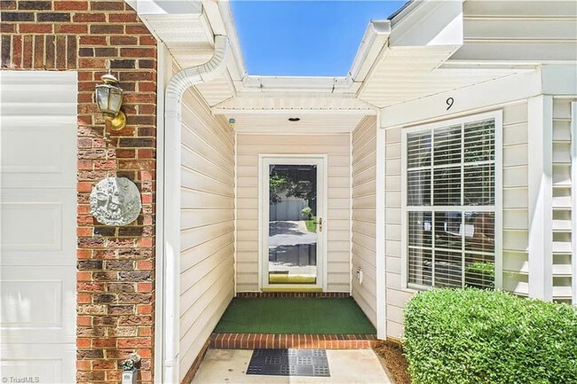 9 Whitdale Point in Greensboro, NC - Building Photo - Building Photo
