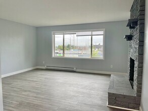 8015 24th Ave NW in Seattle, WA - Building Photo - Building Photo