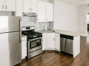 2206 W Foster Ave, Unit 3 in Chicago, IL - Building Photo - Building Photo